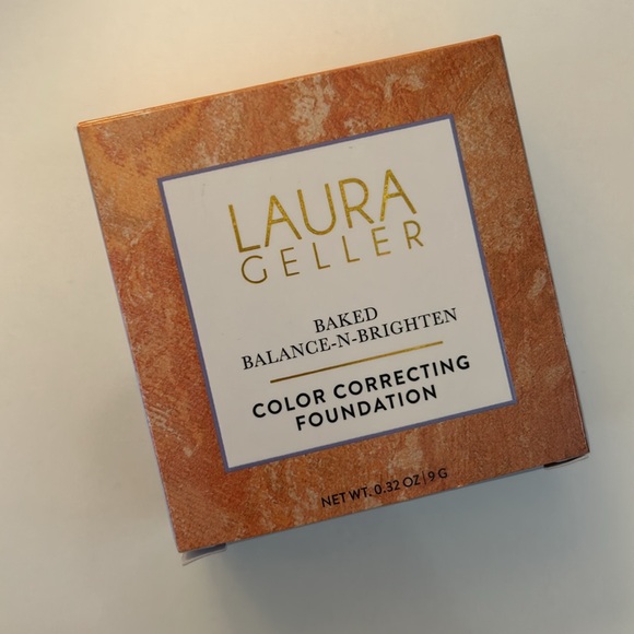 Baked Balance-n-Brighten Color Correcting Foundation - LIGHT - Picture 5 of 6